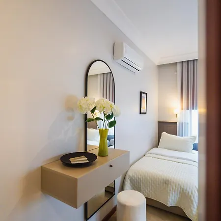 Leila Cunda Ξενοδοχείο *