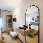 Leila Cunda Hotel *